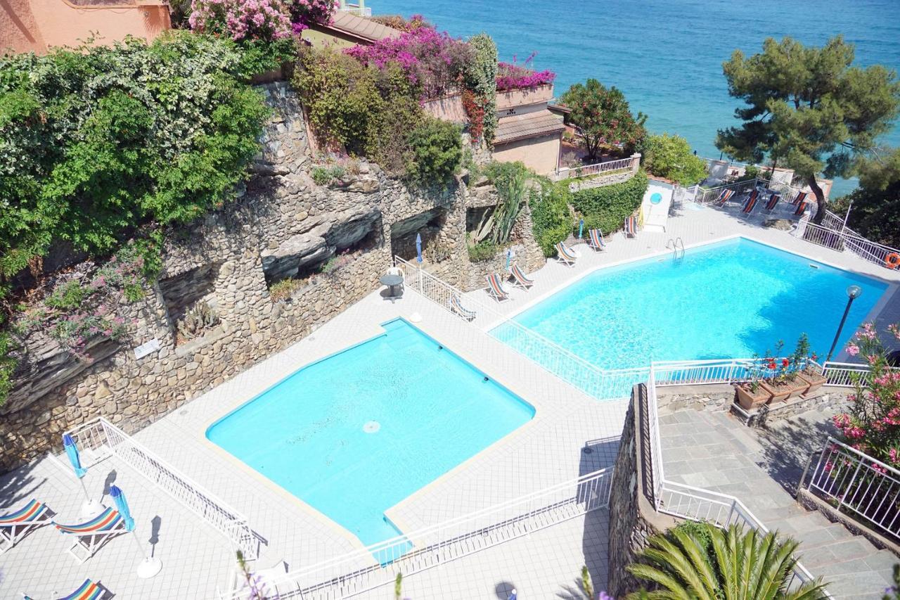 C22 Beachfront Villa - Spa Bath, Pool, Private Beach, Parking Free Marina dʼMarina dʼAndora Exterior foto